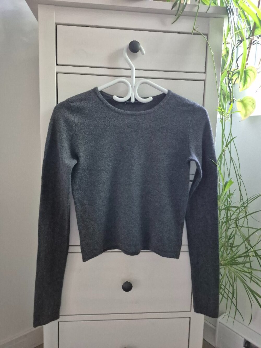 BRANDY MELVILLE SWEATER